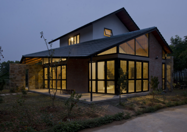 Atap rumah dengan desain lipat tiga